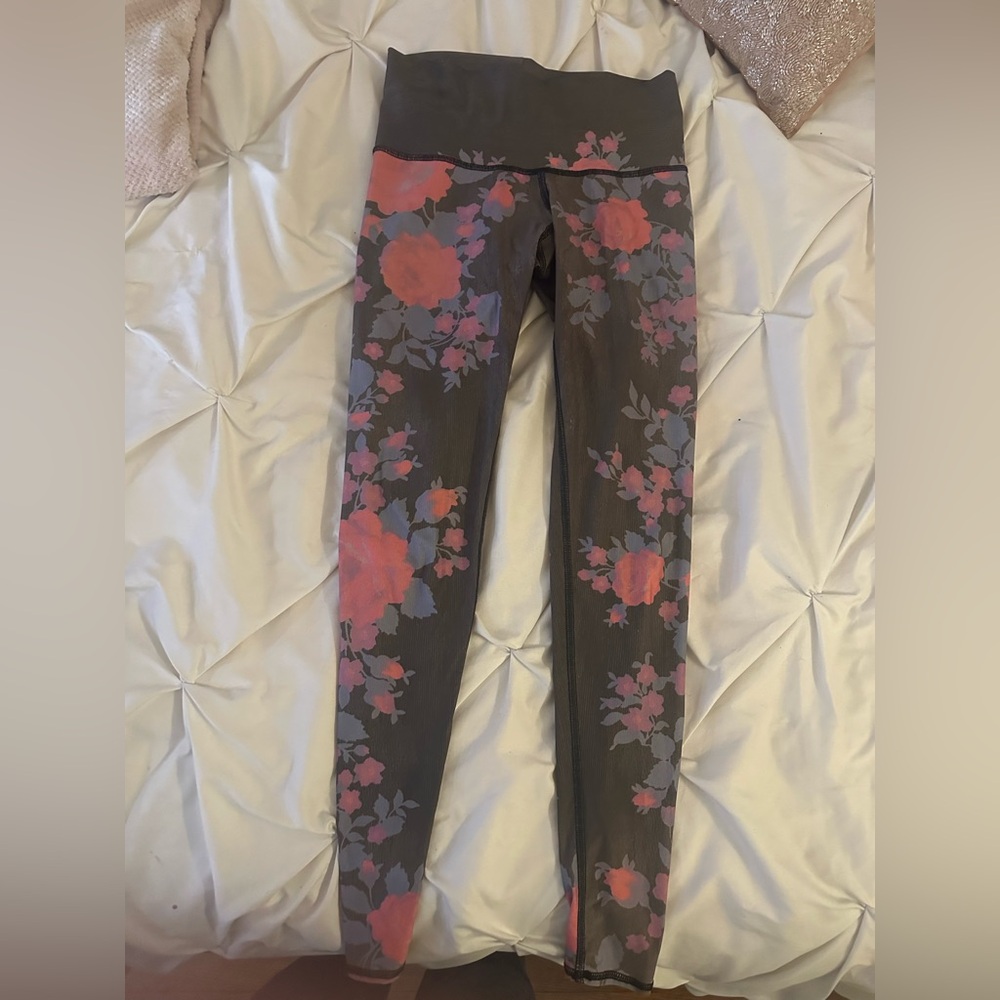Teeki Floral leggings like new